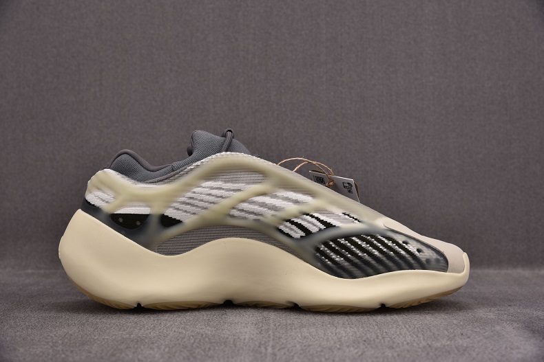 Buy Yeezy 700 V3 First Copy Shoes 'Fade Salt' 2022 (2)